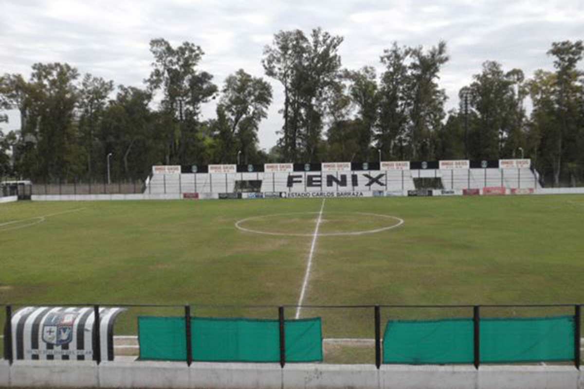 El estadio del errante Fénix, desmantelado antes de su inauguración, vuelve a volar