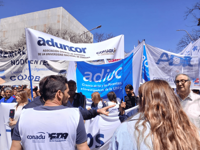 Un grito de protesta federal: de norte a sur, cientos de miles de personas marcharon en defensa de la educación