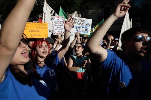 «La columna vertebral de la Nación es la educación pública»: Qué dice el documento que cerró la masiva marcha universitaria