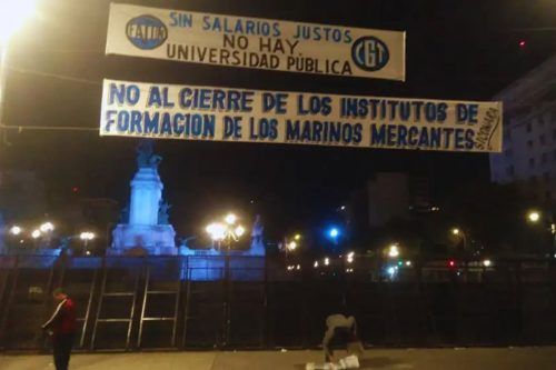 Milei logró lo impensado: cadetes de la Armada se unieron a la Marcha Federal Universitaria