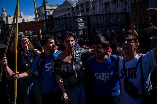 El Frente de Gremios Universitarios realiza un paro total en rechazo a la ratificación del veto