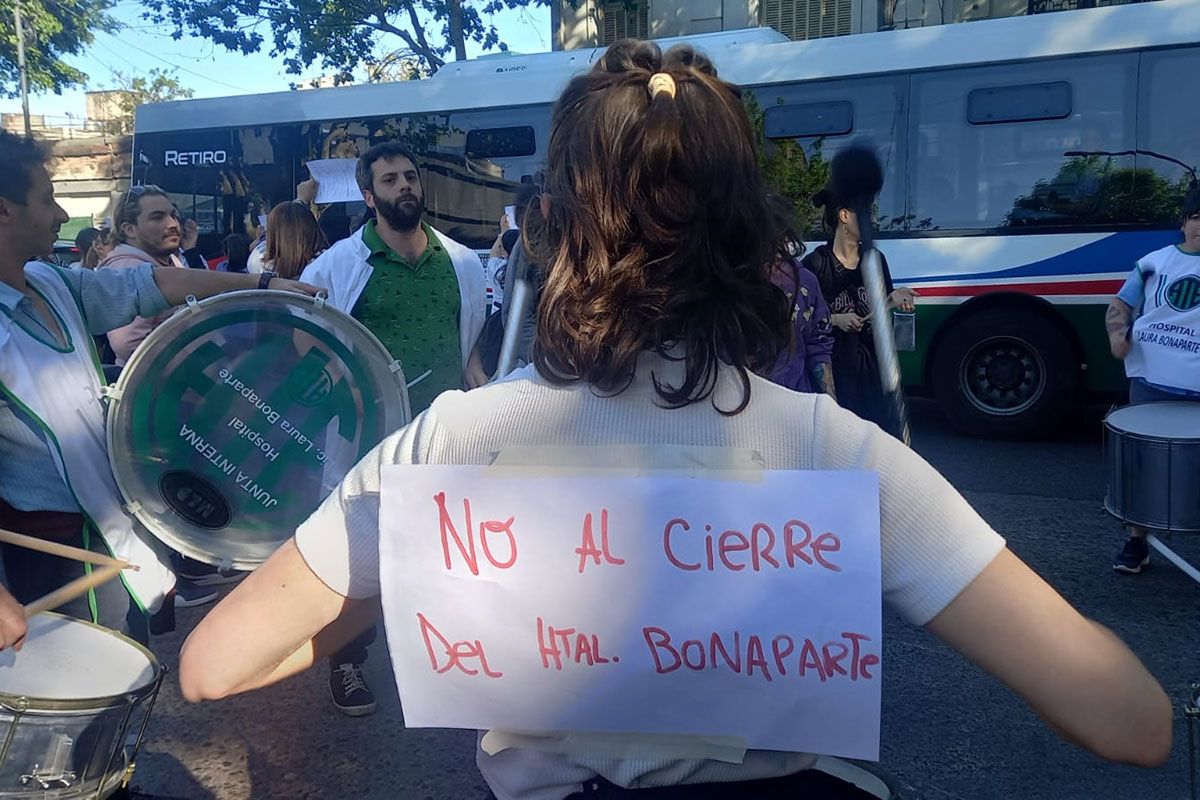 Cierre del Bonaparte: «Afecta a miles de personas que no tienen otra forma de tratarse»