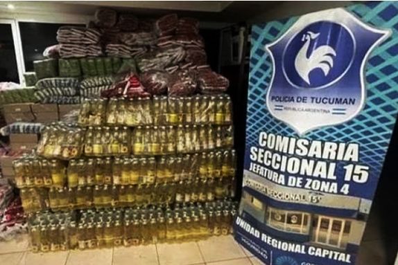 Encontraron en una casa 5.200 kilos de alimentos para comedores y uno de los detenidos trabaja en la Legislatura