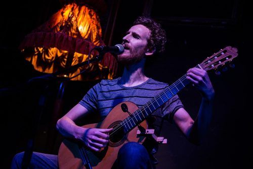 Daniel Schneck presenta “Los Libros”, su último álbum basado en escritoras y escritores argentinos