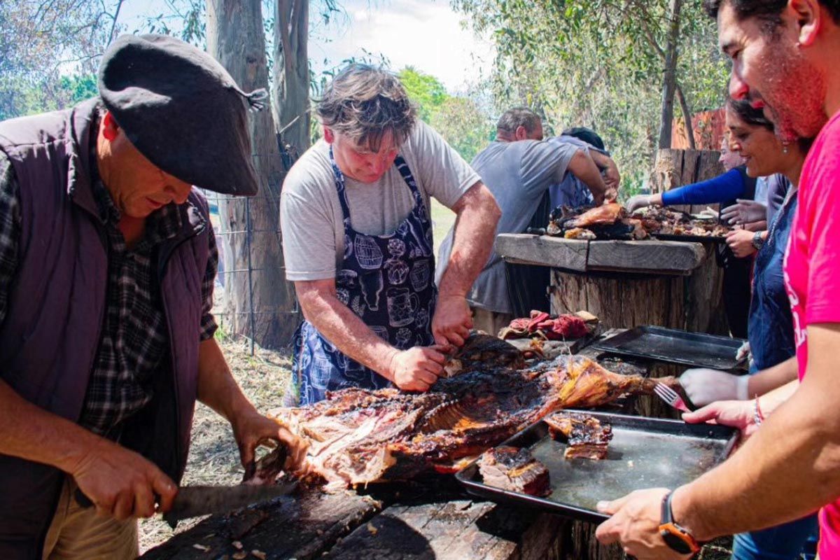 Las propuestas para los feriados: lechón de campo, alfajores, pan y hasta cómics