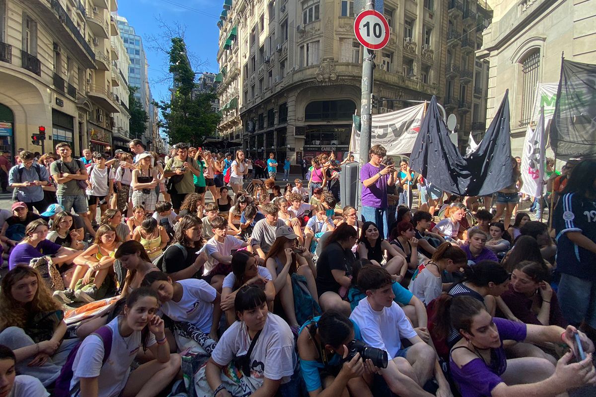 Estudiantes porteños marcharon contra la persecución política y la reforma educativa de Jorge Macri