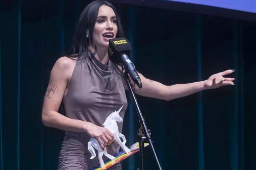 Lali recibió un premio de Amnistía Internacional por su apoyo a la diversidad