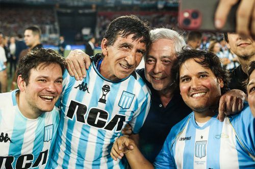 De abuelos a nietos, Costas atraviesa generaciones de hinchas