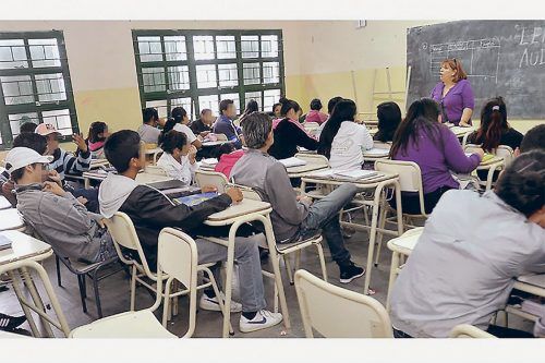 Qué hay detrás de las denuncias contra los libros de Identidades Bonaerenses