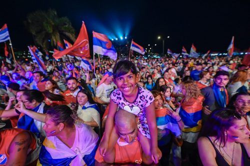 Alegría en Uruguay: Yamandú Orsi, presidente electo