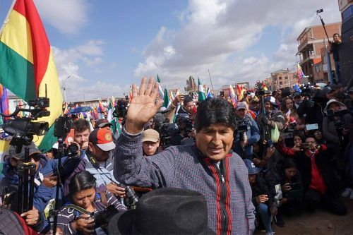 Evo Morales acusó a opositores de impedir el retorno de un indígena a la presidencia