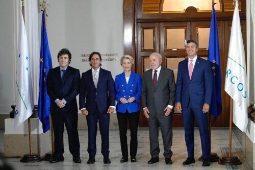 Acuerdo Mercosur-Unión Europea: tras la firma en Montevideo, el difícil camino para su aprobación final