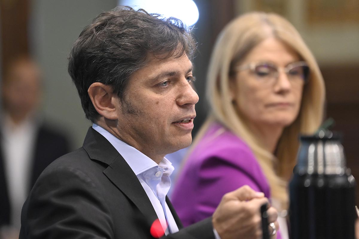 Kicillof anunció que la Provincia se haría cargo de Aerolíneas Argentinas si Milei intentara privatizarla