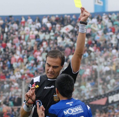 Memorias de un árbitro que arreglaba partidos, con el Vélez-Huracán de 2009 de fondo