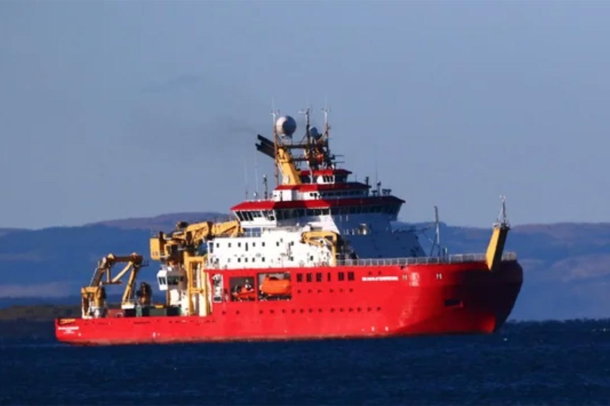 Violación de la soberanía: un buque inglés navegó frente a Tierra del Fuego con bandera de las Falklands