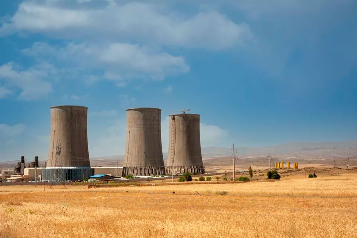 Irán negocia otro acuerdo nuclear con Europa y firma una asociación integral con Rusia