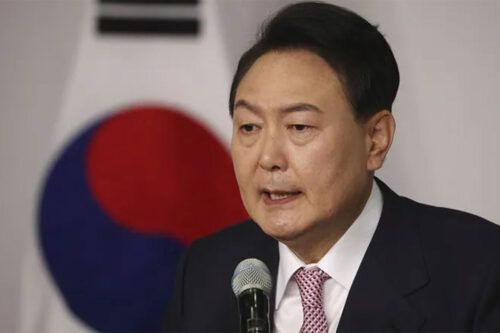 Suspenden la detención del presidente surcoreano tras un enfrentamiento con su seguridad