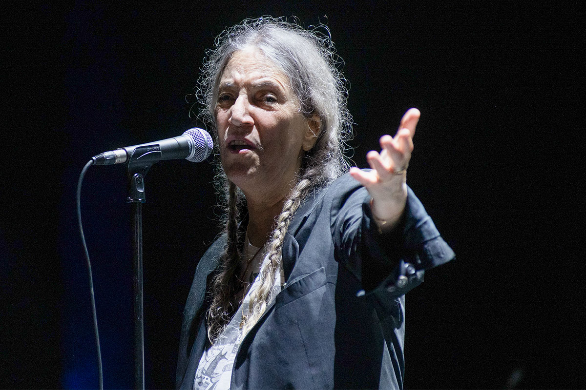 Patti (Smith) te quiero: manifiesto sonoro y punk fiction en el Teatro Ópera