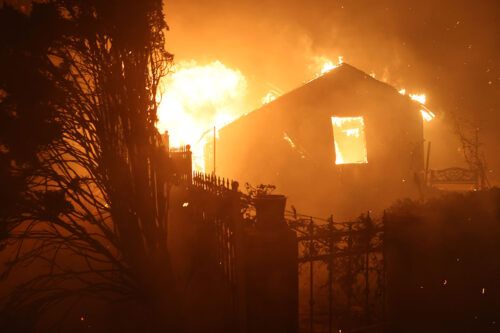 Cinco muertos por los incendios en Los Ángeles