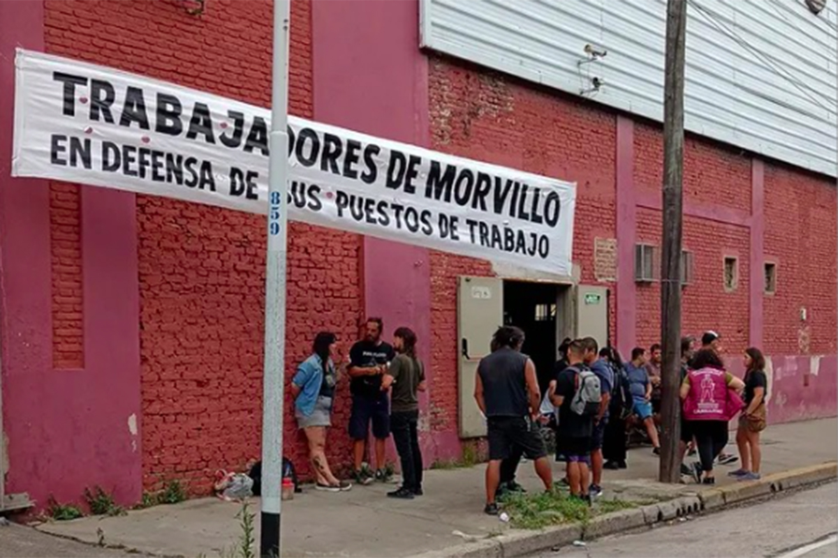 La gráfica Morvillo anunció la quiebra y sus trabajadores ocupan la planta en Avellaneda