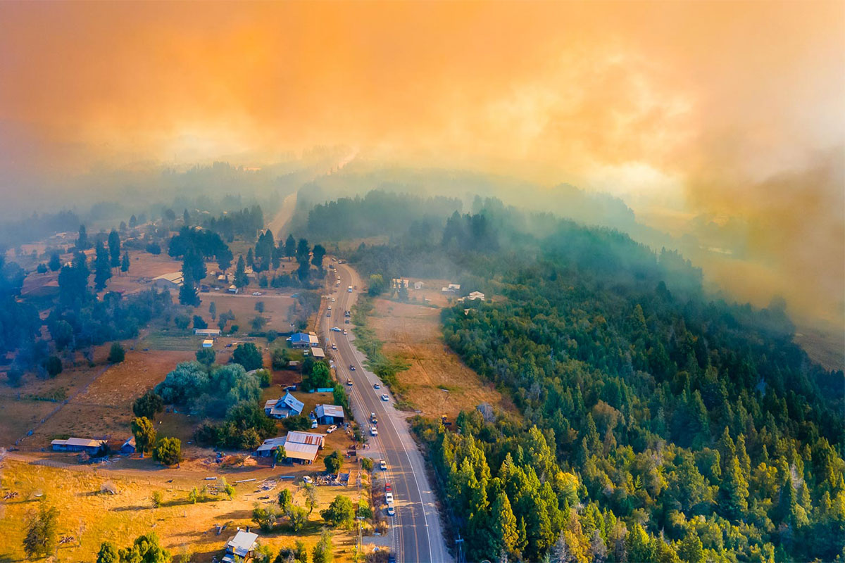 El Bolsón: el fuego amenaza y las autoridades proponen militarizar la zona