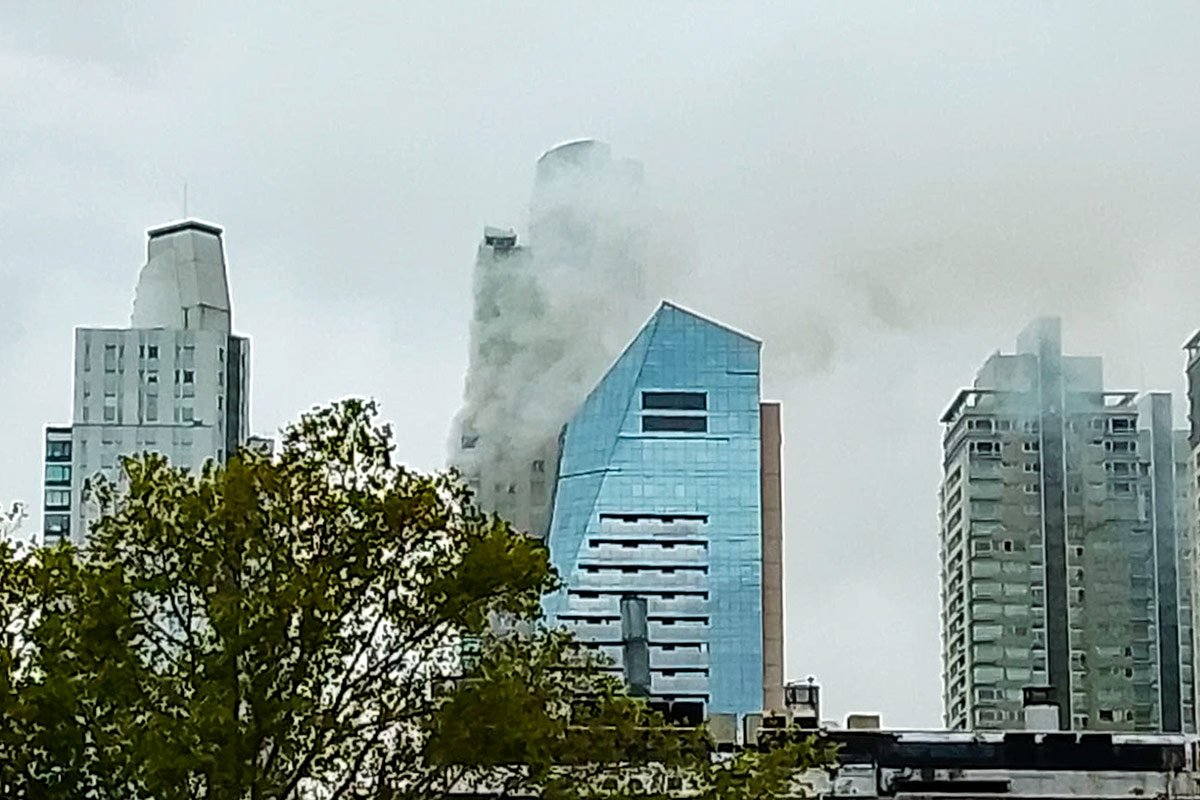 Incendio en un edificio de Puerto Madero: cerca de 100 evacuados