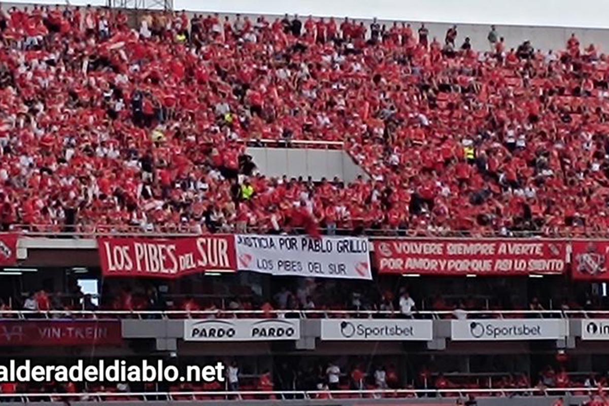 Una bandera para Pablo y una computadora en el hospital: el fútbol como desahogo para la familia Grillo