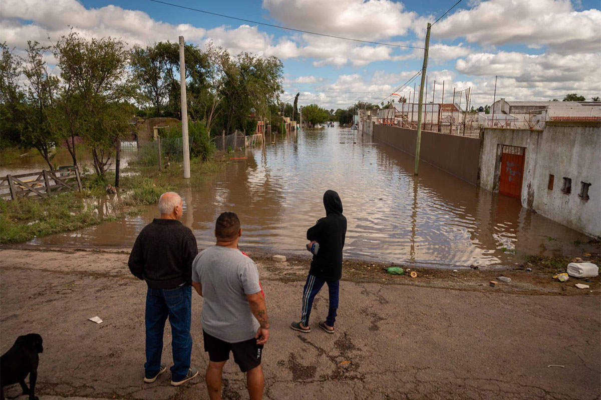 Bahía Blanca: ascienden a 16 los muertos por el temporal y continúa la búsqueda de al menos 100 desaparecidos