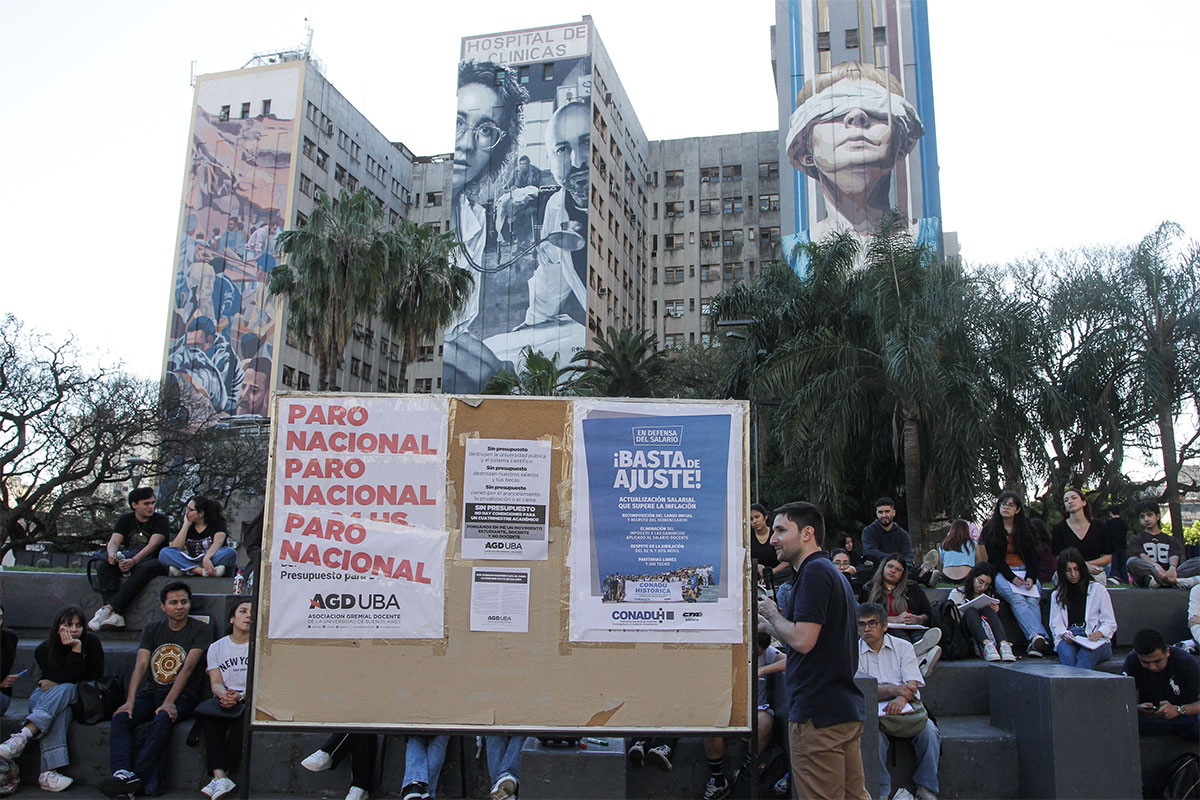 Por el derrumbe salarial los docentes de todos los niveles lanzan paros y planes de lucha