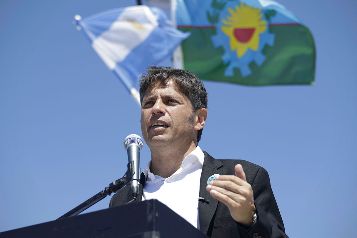 Kicillof le respondió a Clarín: «Los gobiernos con tendencias autoritarias siempre necesitaron de una prensa cómplice»