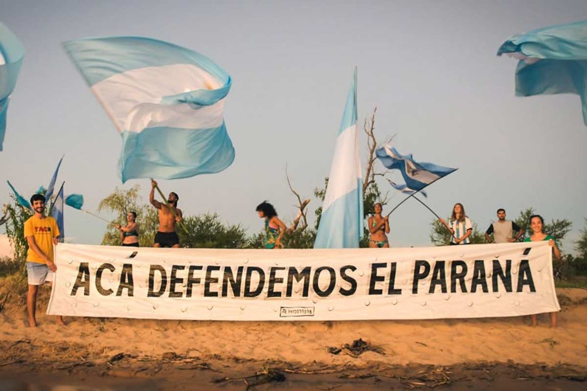 Remada por el Paraná: «al río lo salvamos nosotros como pueblo o no lo salva nadie»